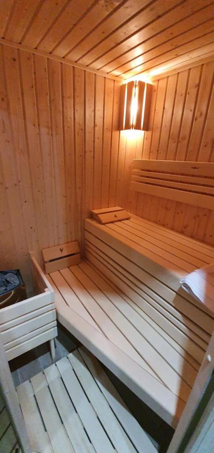 Apartman Nerudovka D 104, Finska Sauna, Garazove Stani Loucna pod Klinovcem Exterior photo