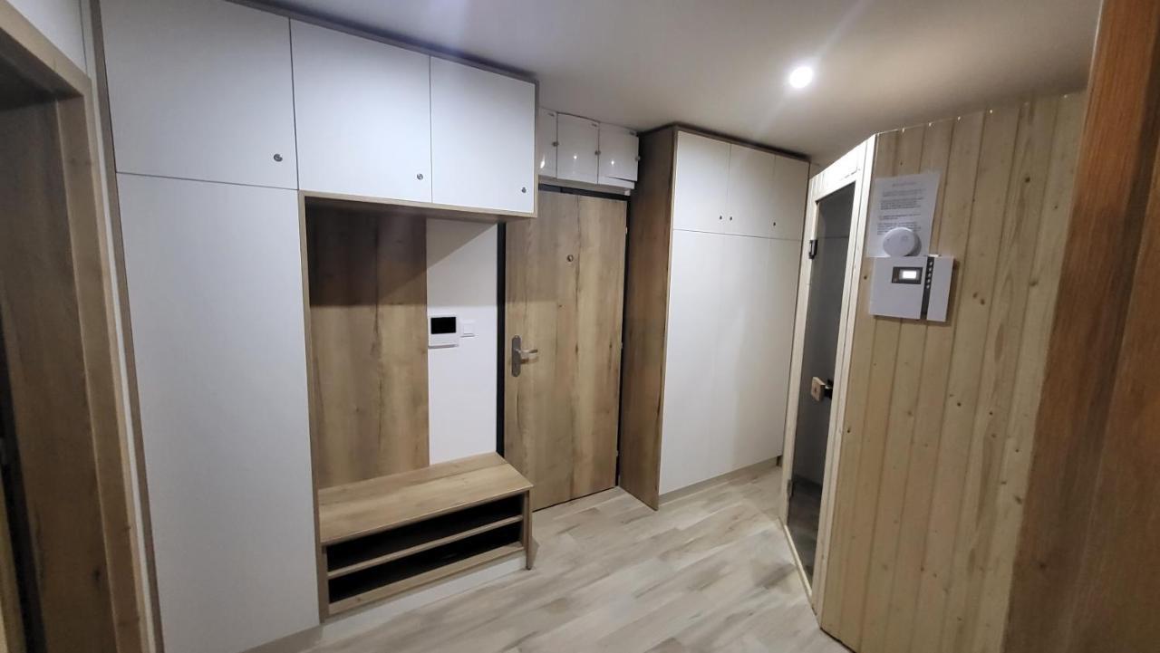 Apartman Nerudovka D 104, Finska Sauna, Garazove Stani Loucna pod Klinovcem Exterior photo