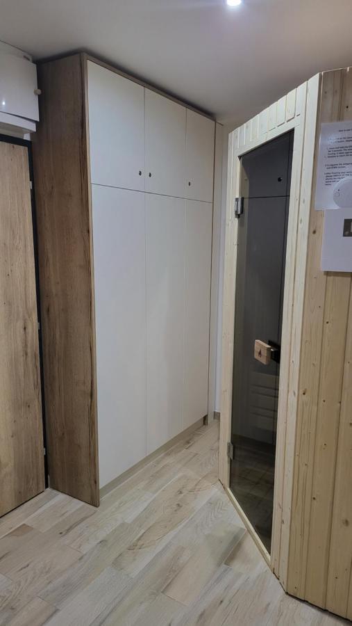 Apartman Nerudovka D 104, Finska Sauna, Garazove Stani Loucna pod Klinovcem Exterior photo